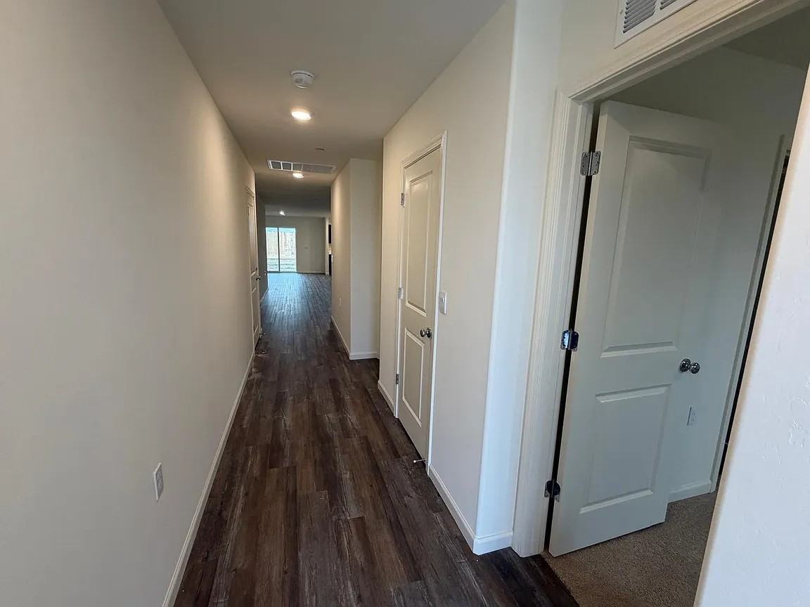 622 Marshall Ln - Photo 2 of 11