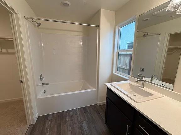 622 Marshall Ln - Photo 4 of 11