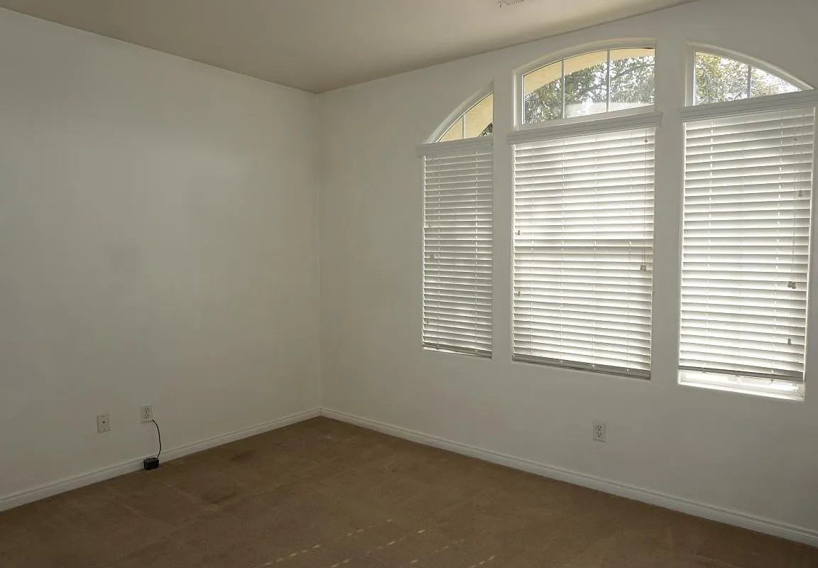 10922 Vista Del Valle Dr - Photo 5 of 14