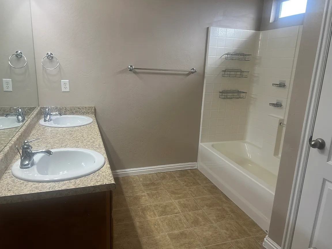 608 W Rose Bud Ct - Photo 2 of 15