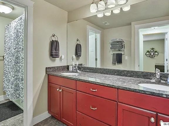 7449 Se - Photo 3 of 13