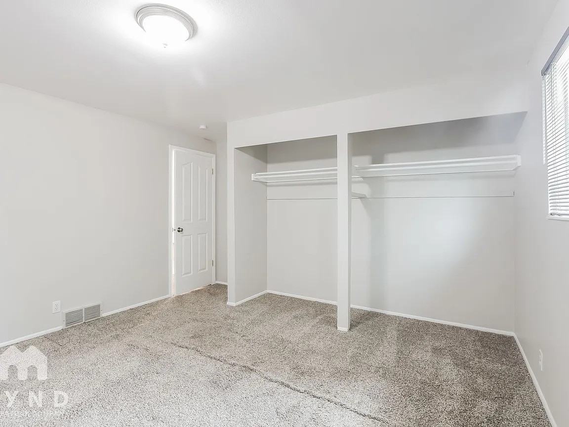 3028 W Don Francisco Dr - Photo 2 of 9