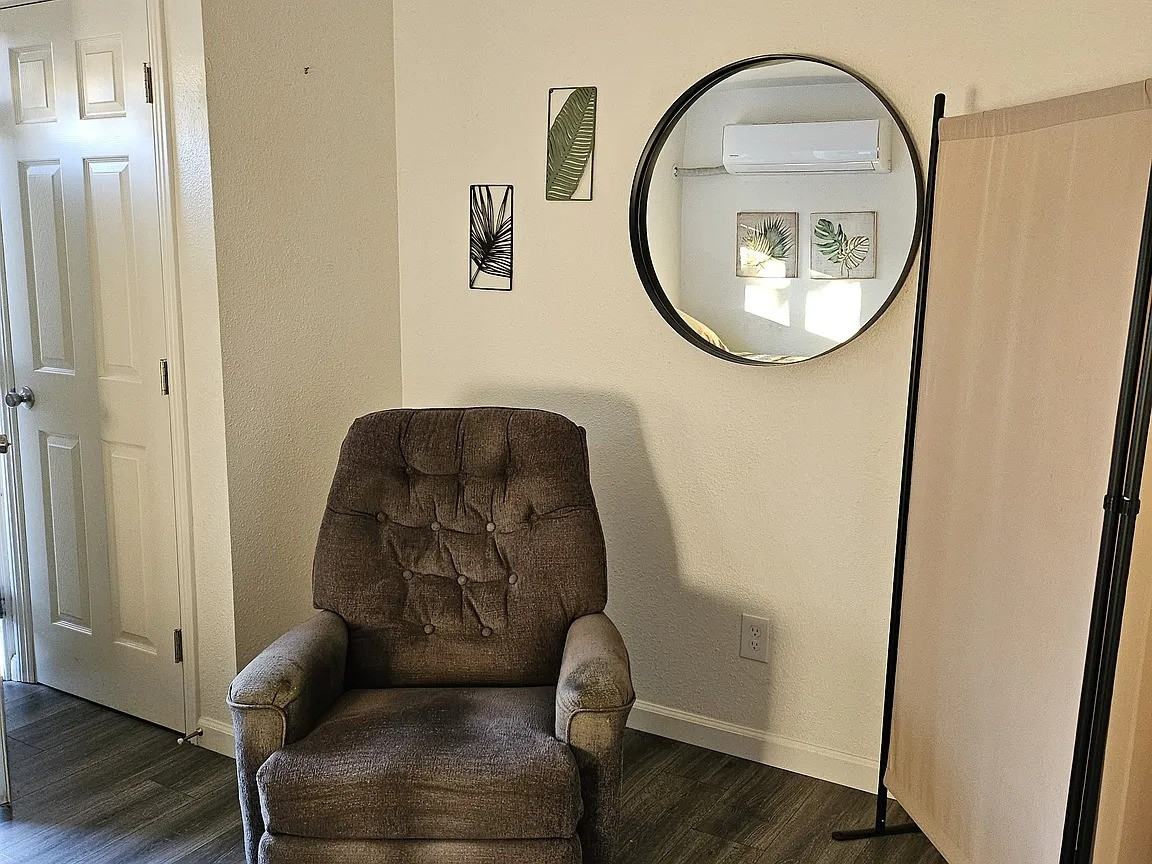 4177 6th Ave - Photo 3 of 5