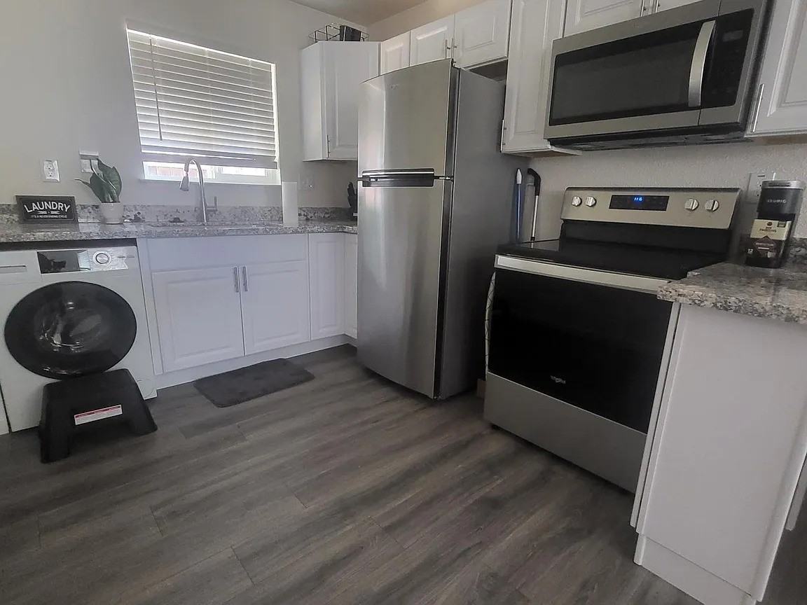 4177 6th Ave - Photo 5 of 5