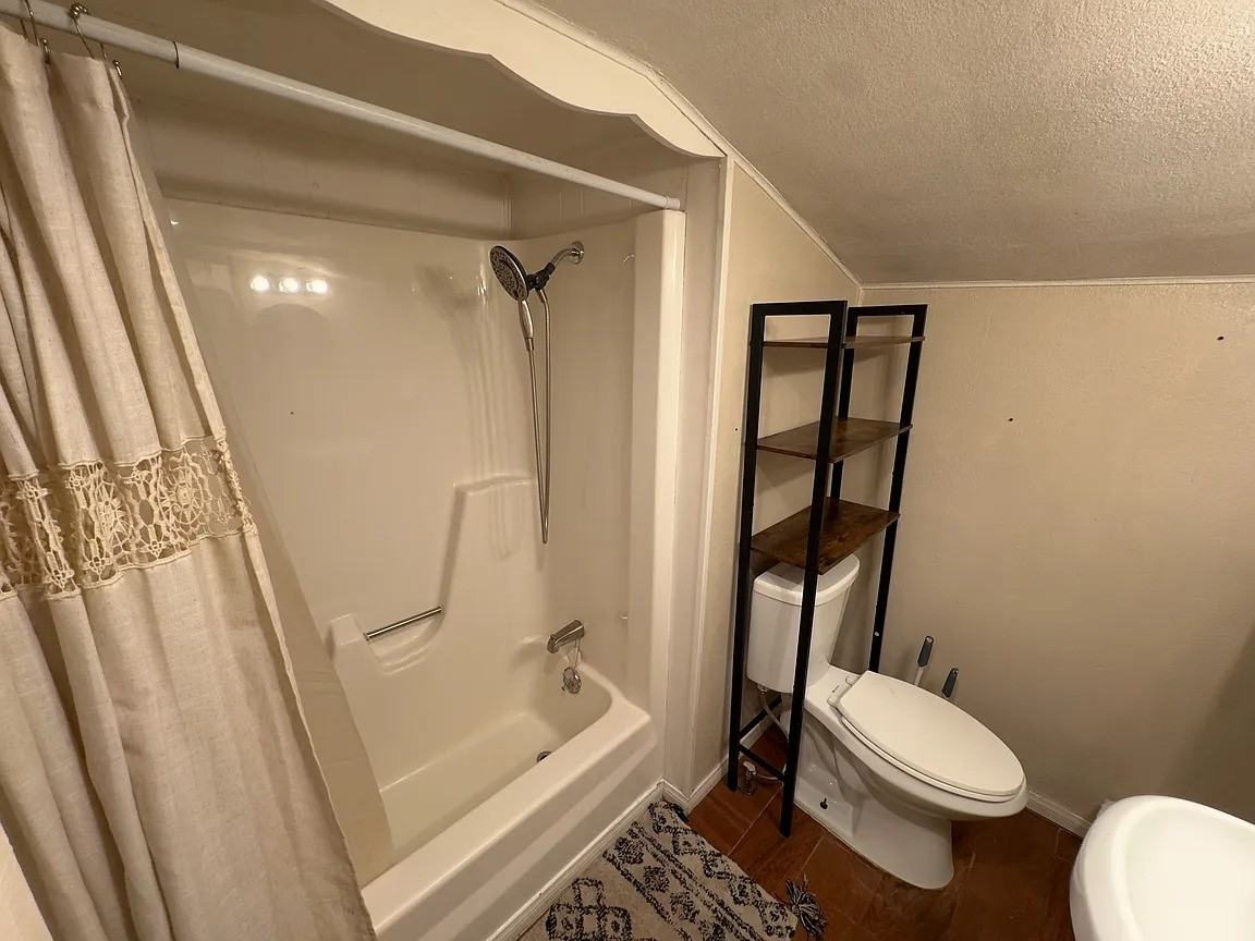 641 Knoll Dr - Photo 3 of 6