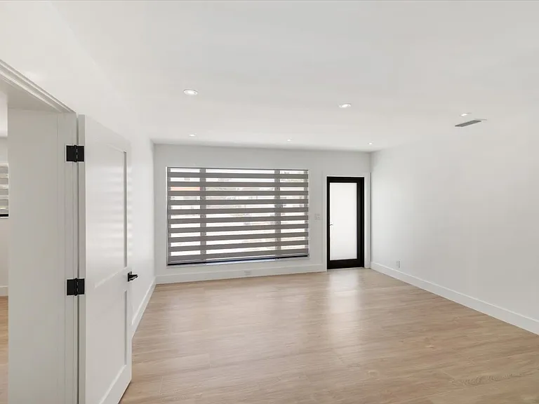 7750 Sw 17th Ter - Photo 5 of 30