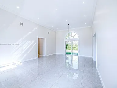 154611 Sw 170th Ter - Photo 4 of 19