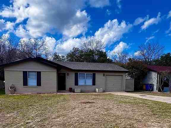 744 Wales Way - Photo 2 of 8