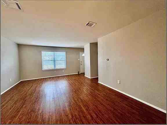 744 Wales Way - Photo 3 of 8