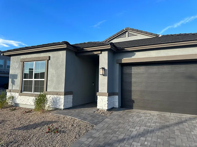 6010 E Quail Ave - Photo 4 of 16