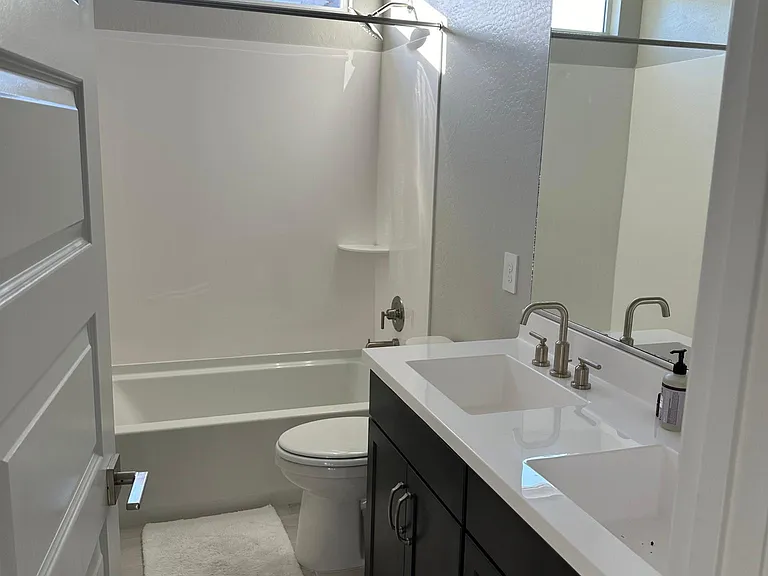 6010 E Quail Ave - Photo 5 of 16