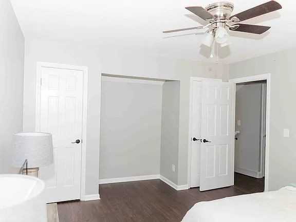 4734 Hiawatha Dr - Photo 2 of 45