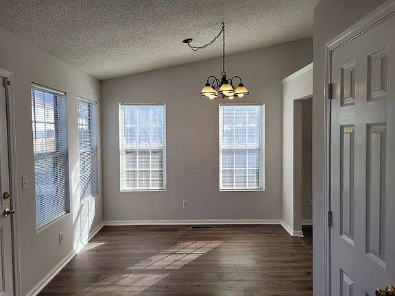 1513 Roberts Dr Se - Photo 7 of 11