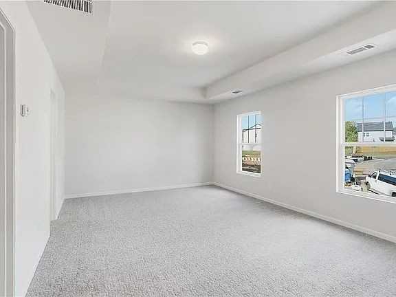 32 Parkwood Dr - Photo 2 of 20