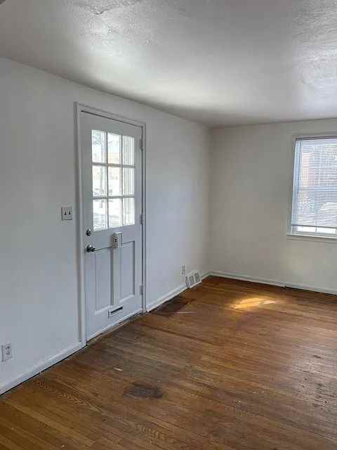 609 Fountain St - Photo 2 of 16