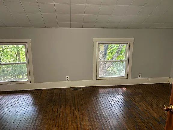 531 Sycamore Rd - Photo 7 of 18