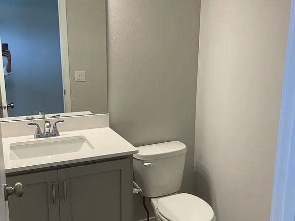 4628 167th St - Photo 3 of 18