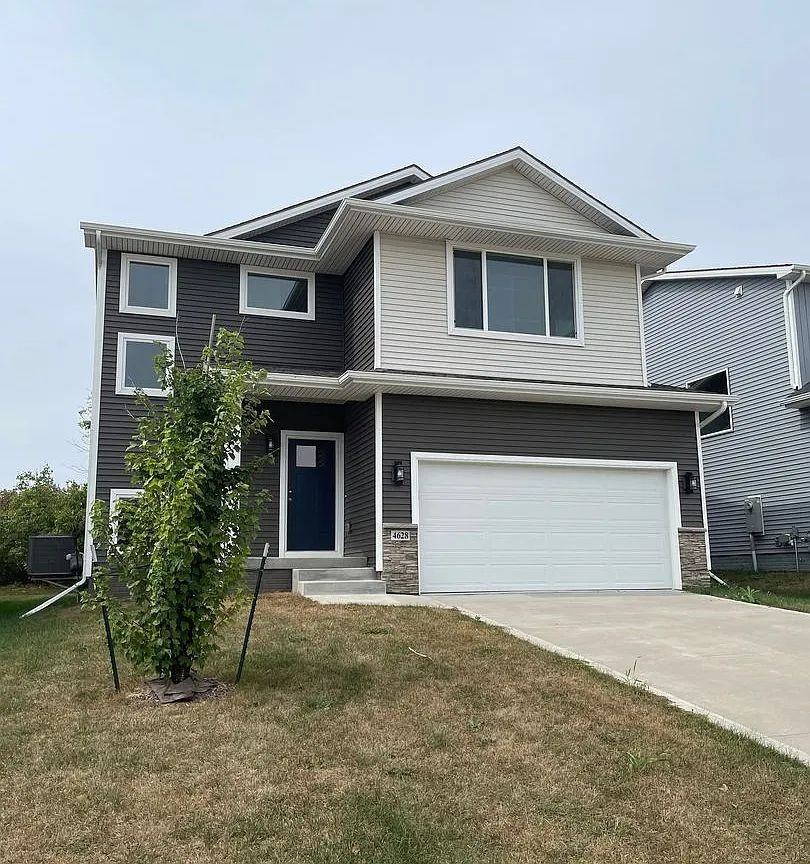 4628 167th St - Photo 5 of 18