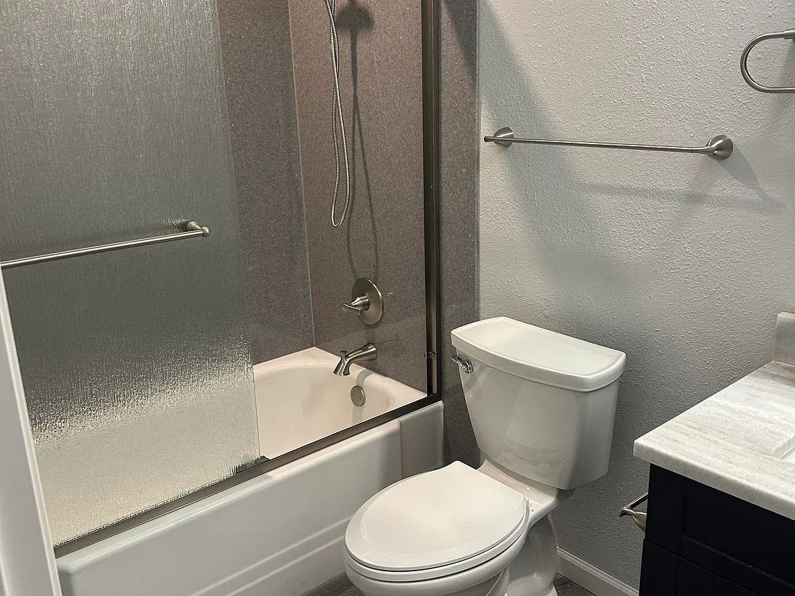 4020 W 13th St - Photo 3 of 9