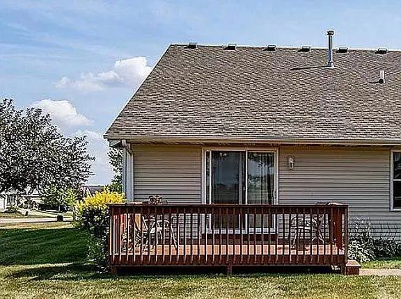 4208 Sapphire Ln - Photo 2 of 13