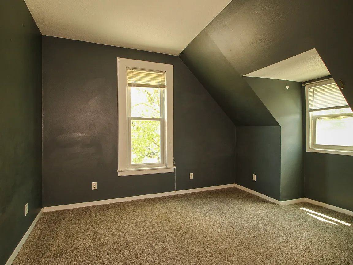 1442 31st St - Photo 2 of 23