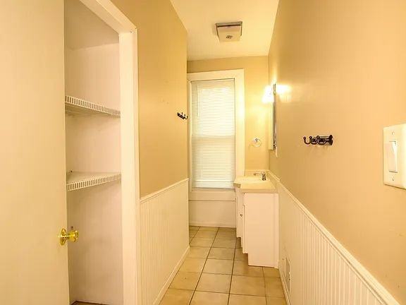 1442 31st St - Photo 3 of 23