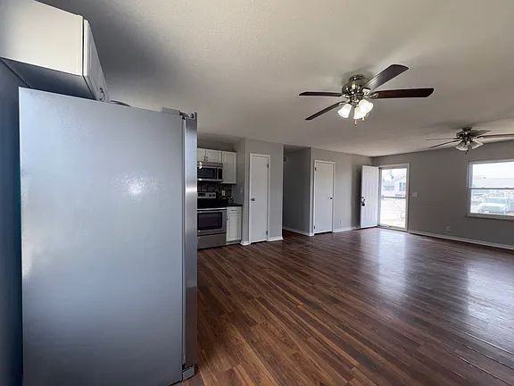 6826 Arbor Ln Ne - Photo 2 of 21