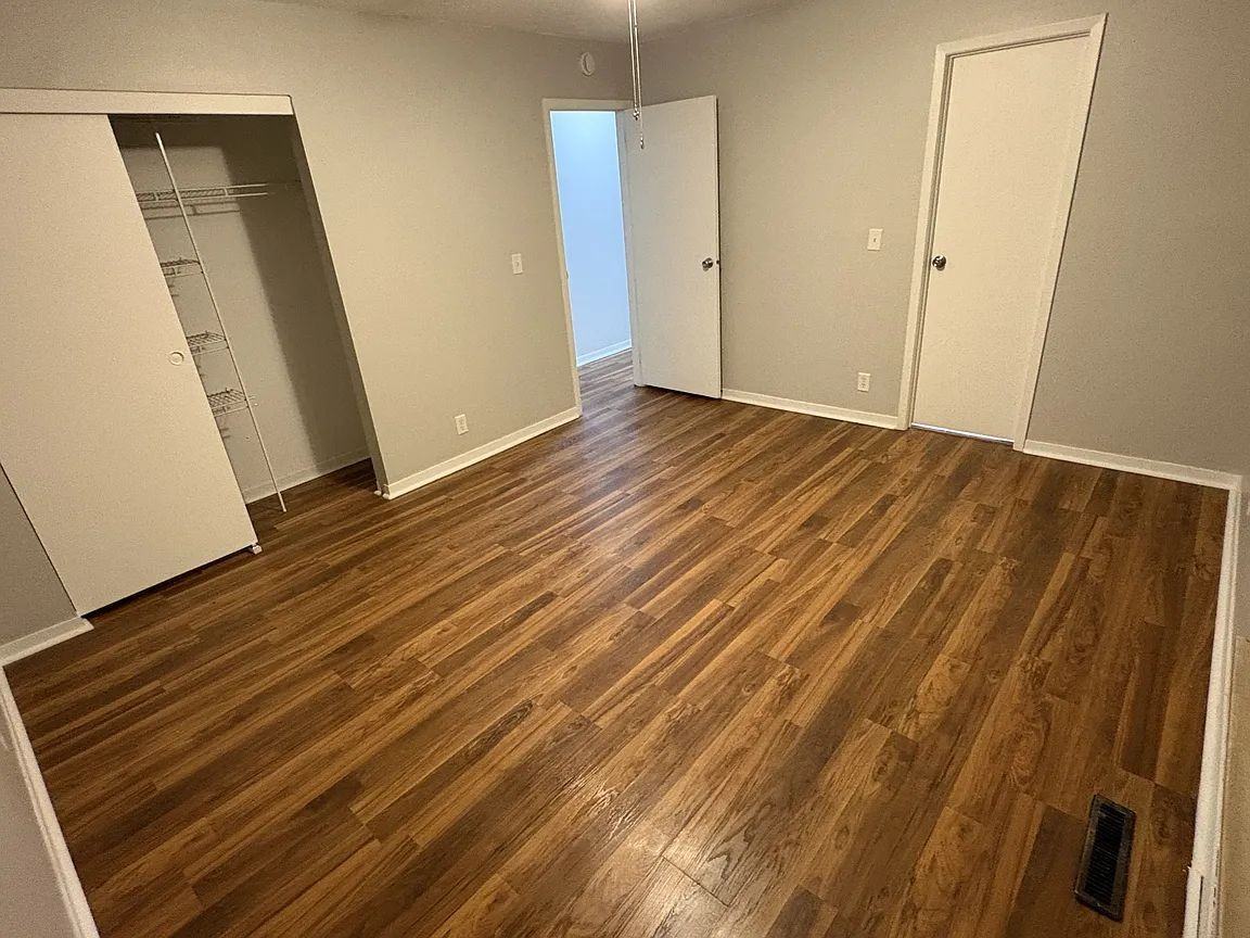 6826 Arbor Ln Ne - Photo 3 of 21