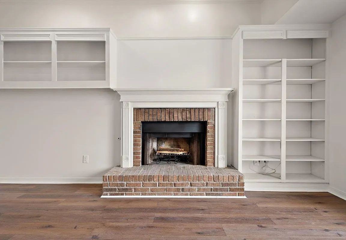 322 Crestview Dr - Photo 2 of 25