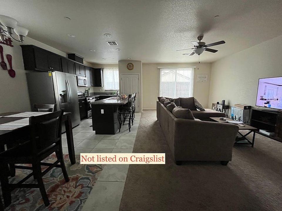 1447 La Sierra St - Photo 4 of 14