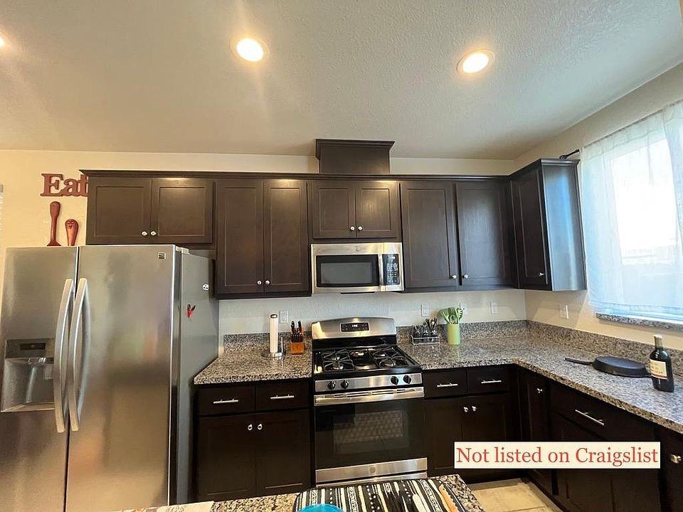 1447 La Sierra St - Photo 7 of 14