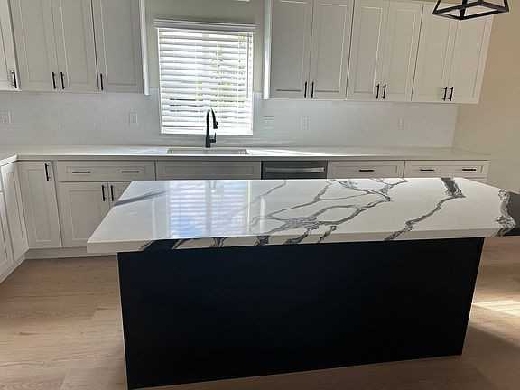 823 Woodworth Ave - Photo 2 of 7