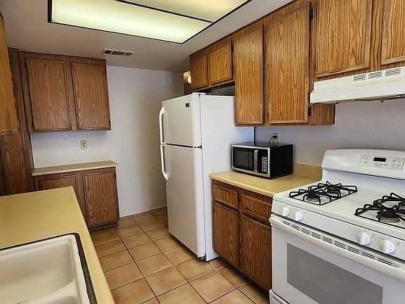 28180 Chula Vista Dr - Photo 3 of 18