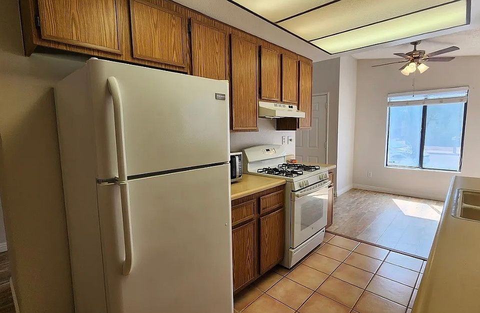 28180 Chula Vista Dr - Photo 4 of 18