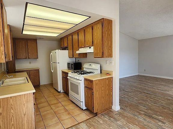 28180 Chula Vista Dr - Photo 6 of 18