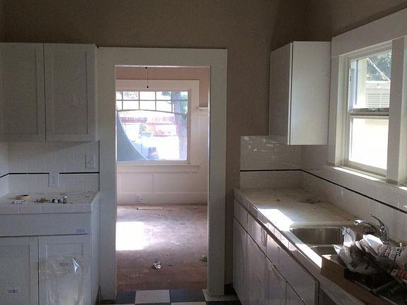 801 N Safford Ave - Photo 5 of 15