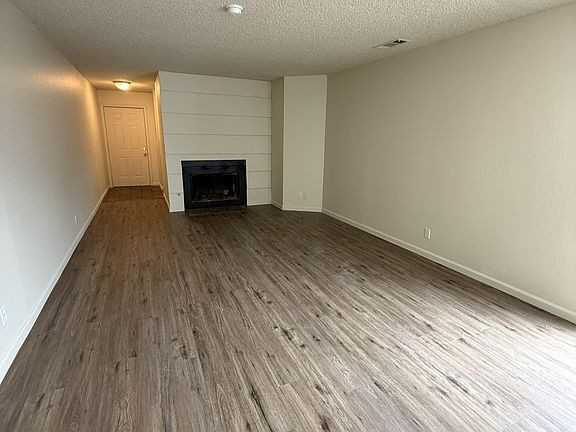 1434 Madison Ct - Photo 3 of 11