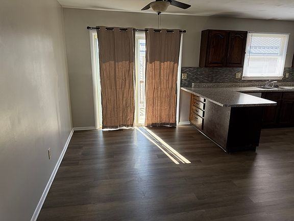 401 Hudson Ave - Photo 2 of 17