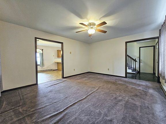 474 N Maple St - Photo 5 of 17