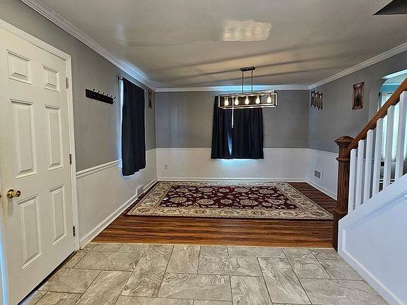 923 Rohrerstown Rd - Photo 4 of 11