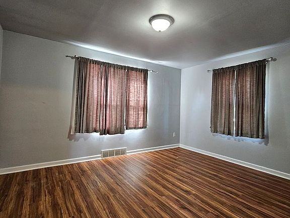 923 Rohrerstown Rd - Photo 6 of 11