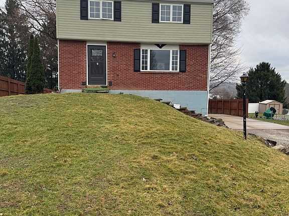 1376 Conway St - Photo 2 of 18