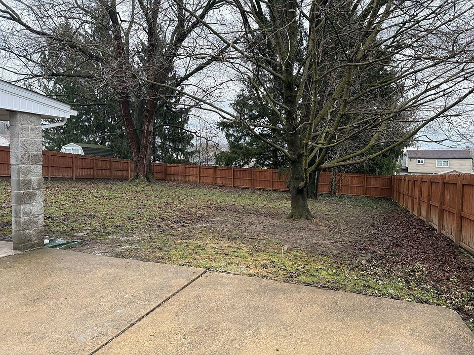 1376 Conway St - Photo 3 of 18