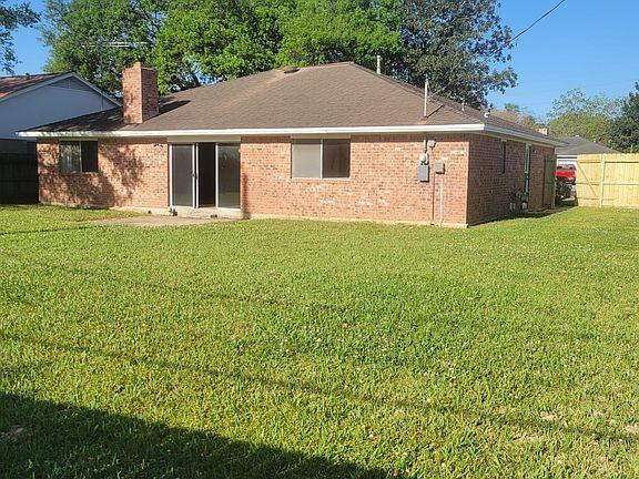 21906 Meadowhill Dr - Photo 3 of 8