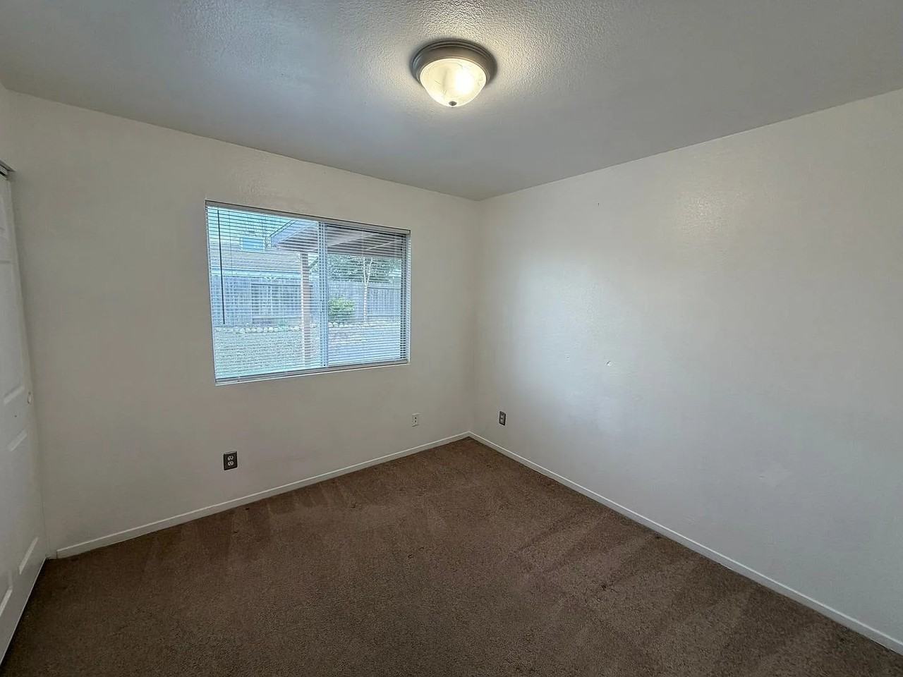 8579 Underhill Dr - Photo 7 of 11