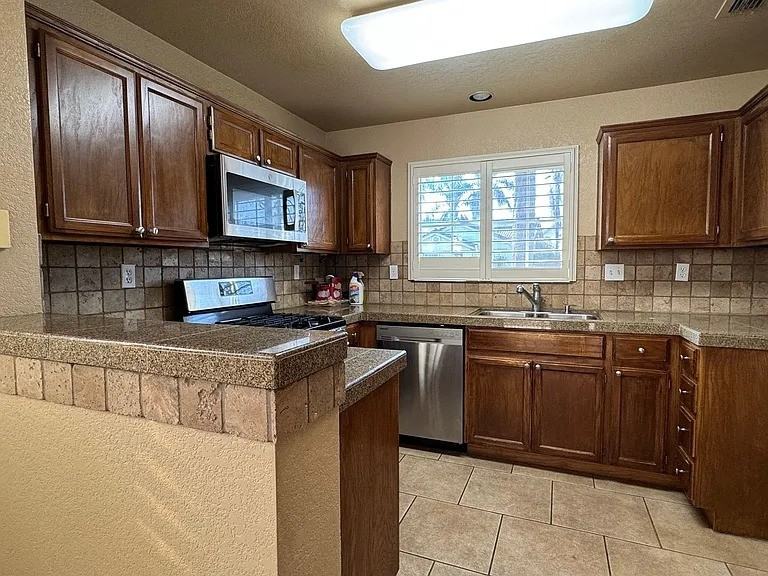 3720 Whispering Creek Cir - Photo 3 of 14