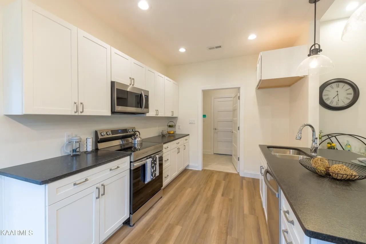 137 Tsuhdatsi Way - Photo 5 of 10