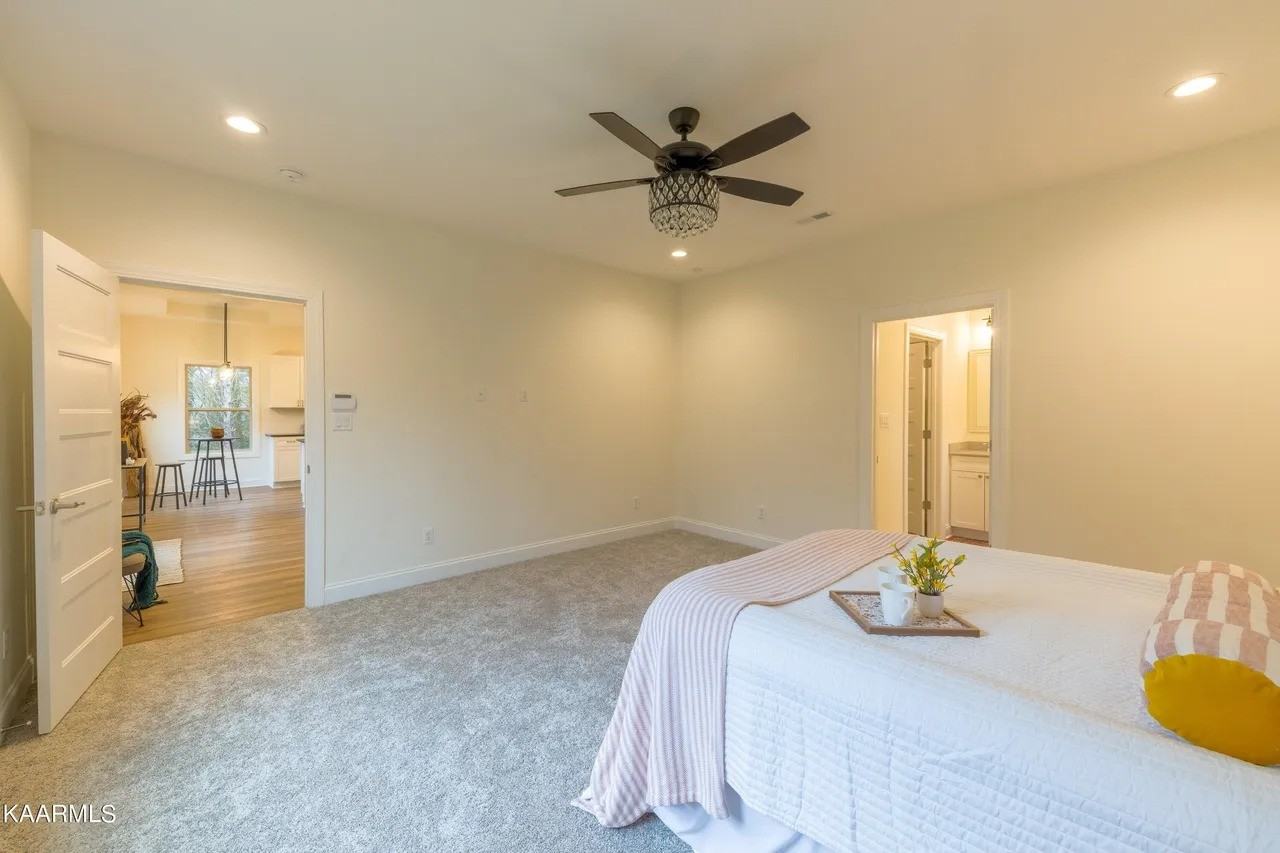 137 Tsuhdatsi Way - Photo 7 of 10