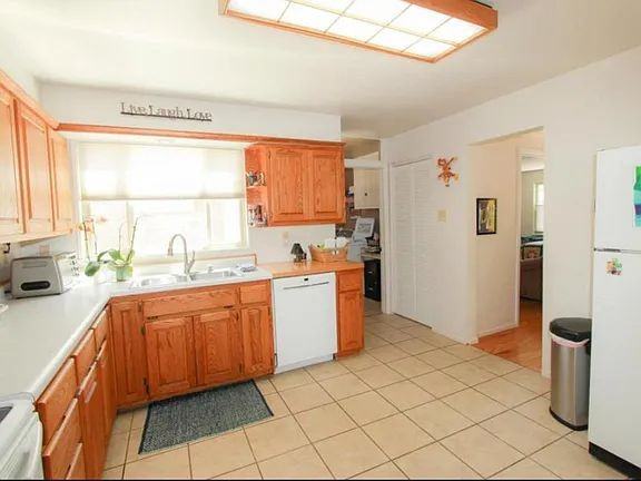 11209 Arvada Ave Ne - Photo 7 of 16