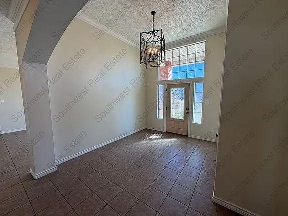 424 Adkins Ct - Photo 2 of 21